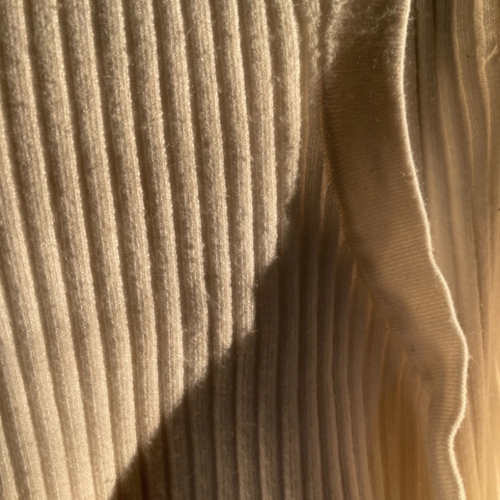 Divided Off-White Ribbed Top - Picture 3 of 4